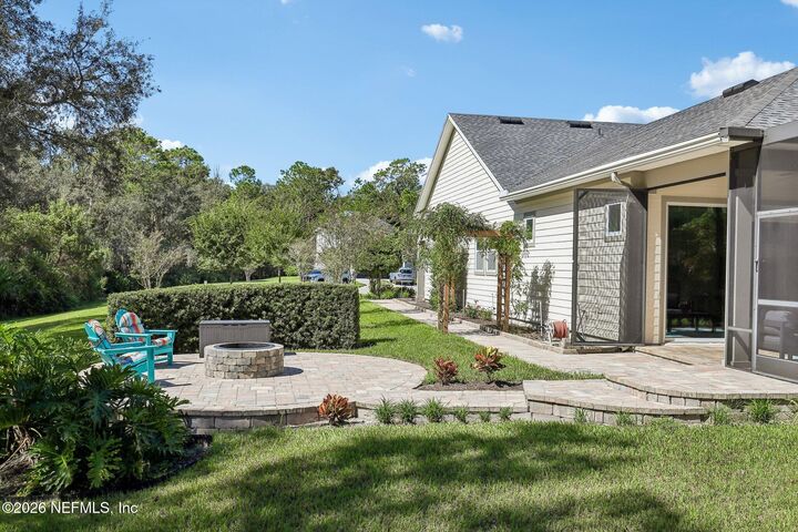 Property Photo: 393 Pioneer Village Drive FL 32081