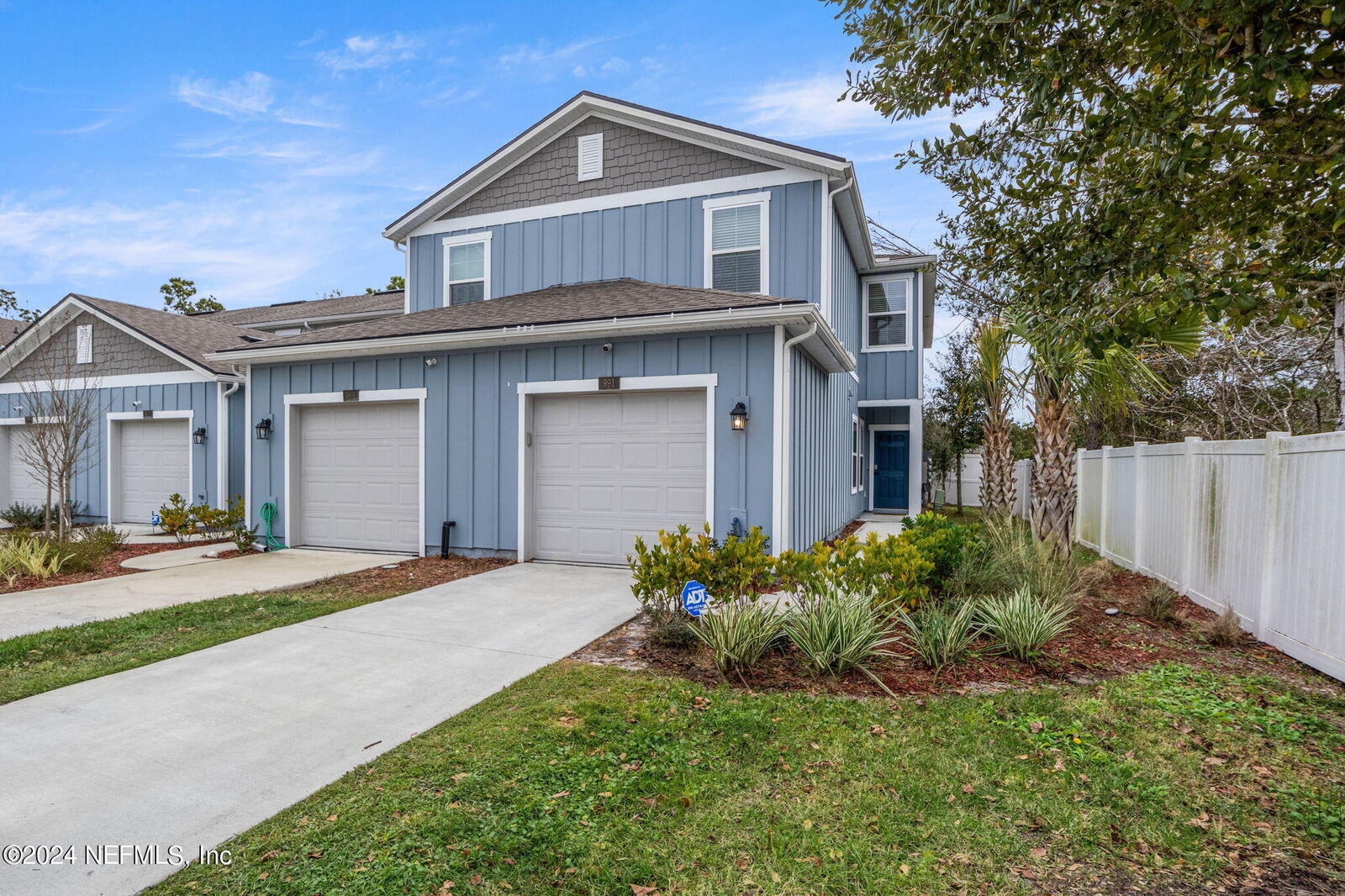 Property Photo:  991 Observatory Parkway  FL 32218 
