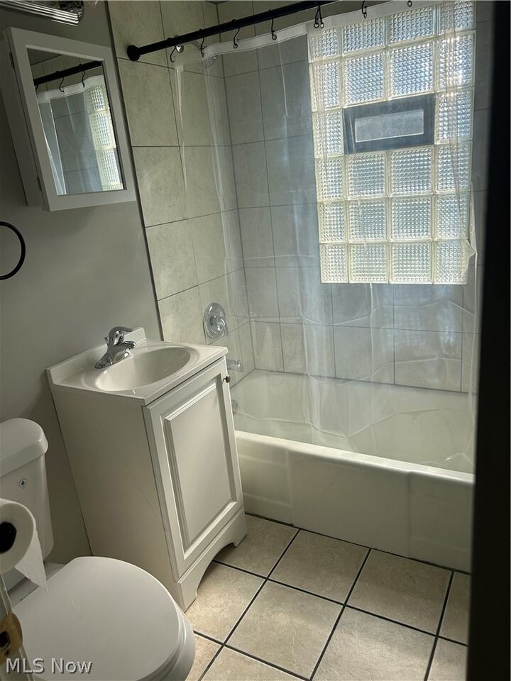 Property Photo:  208 E Catawba Avenue  OH 44301 