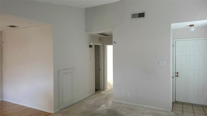 Property Photo:  1105 Calico Lane 1620  TX 76011 