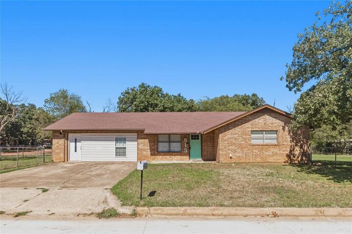 Property Photo:  815 W Patterson Street  TX 76448 