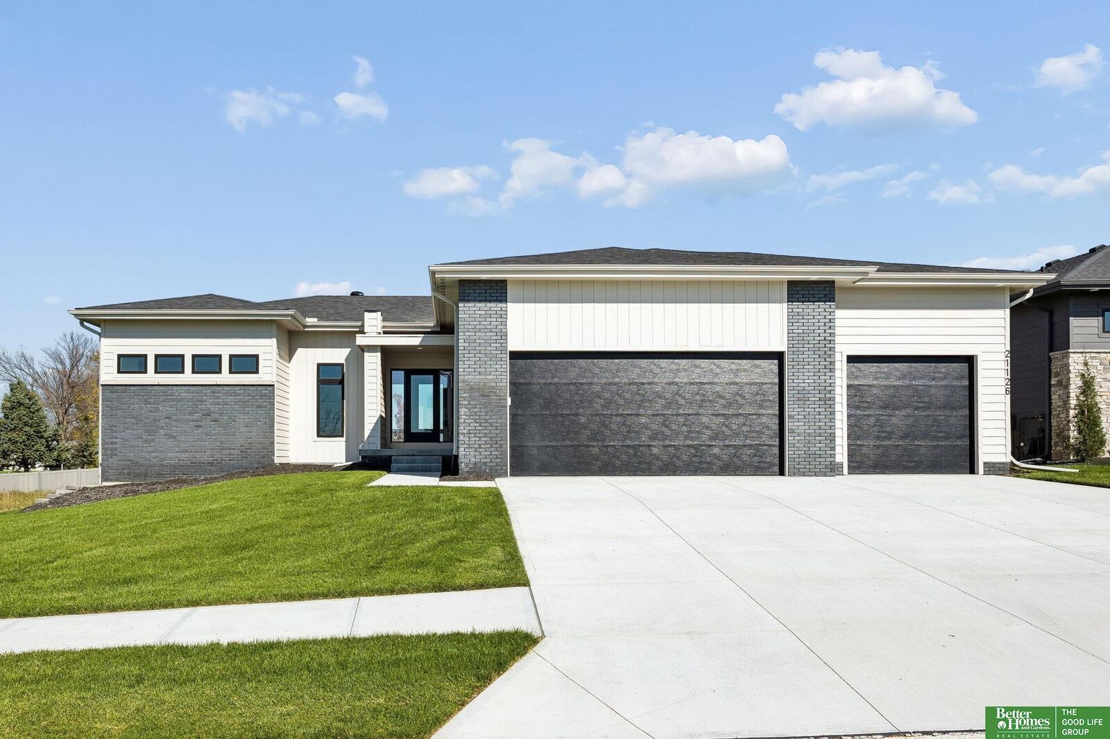 Property Photo:  21126 Atwood Avenue  NE 68022 