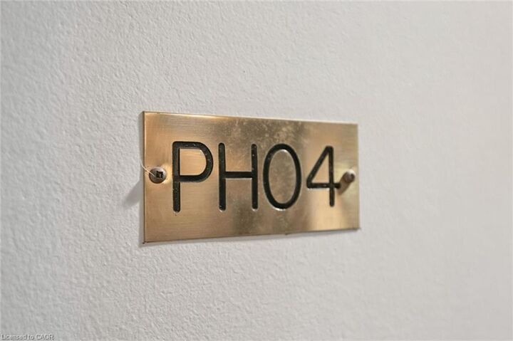 Property Photo:  265 Westcourt Place Ph04  ON N2L 6E4 
