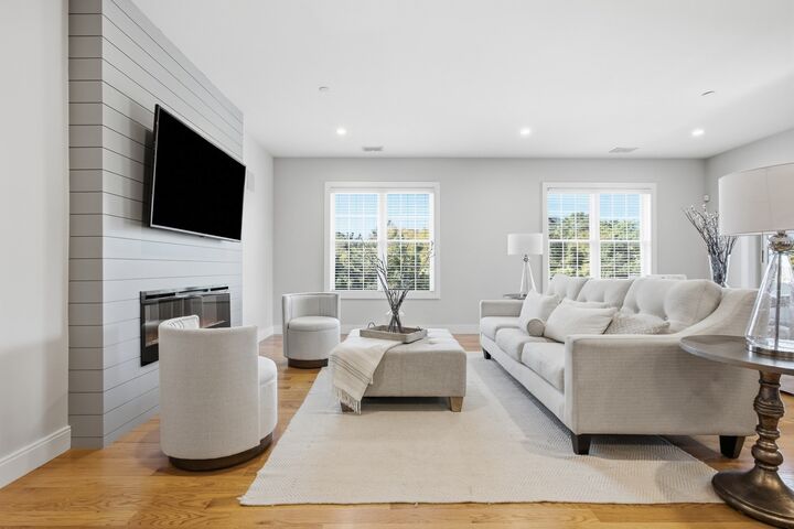 Property Photo:  178 Robertson St Ph7  MA 02169 