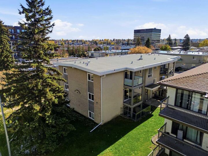 Property Photo:  609 67 Avenue SW 3  AB T2V 0M3 