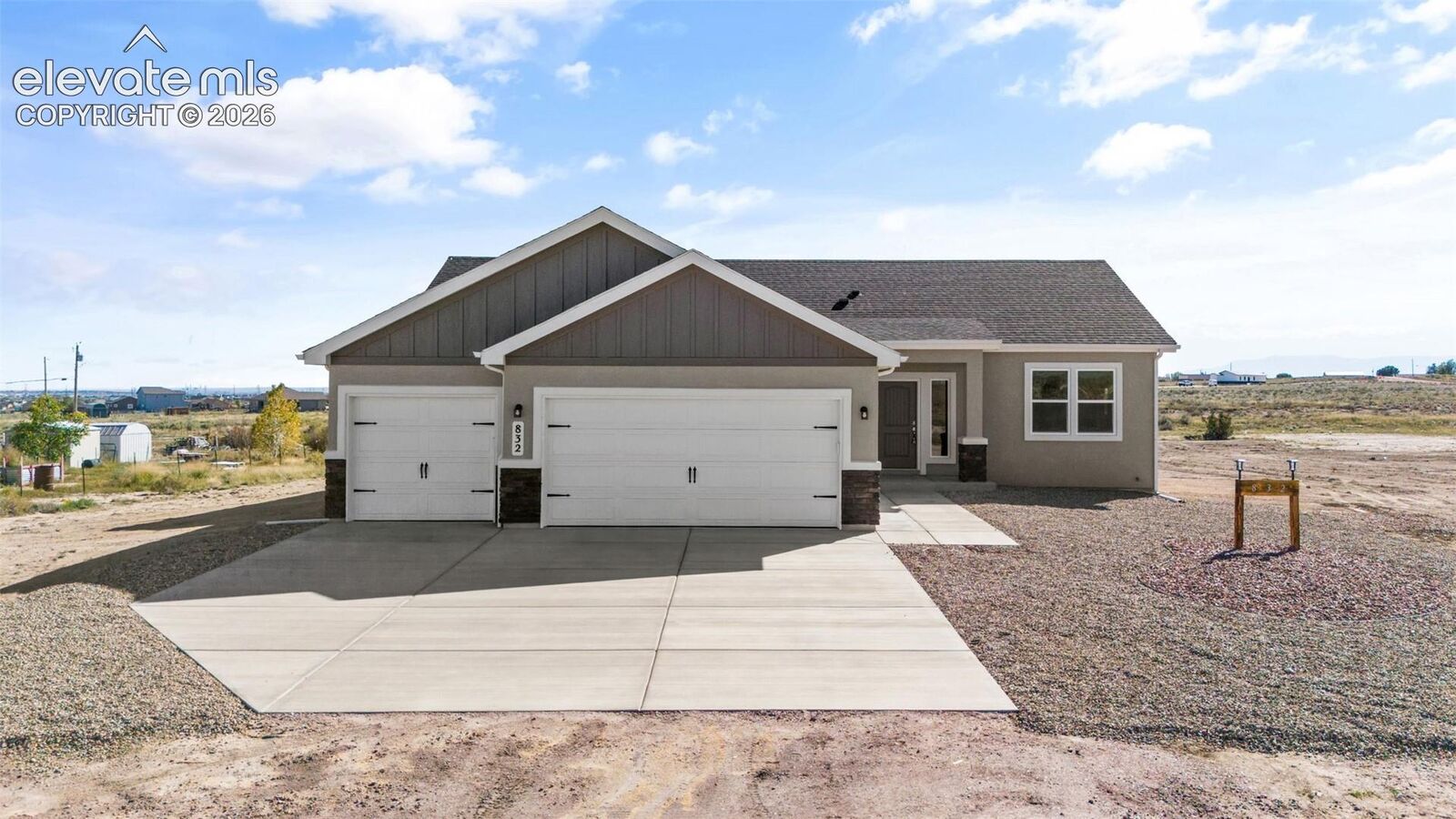 Property Photo:  832 E Loma Drive  CO 81007 