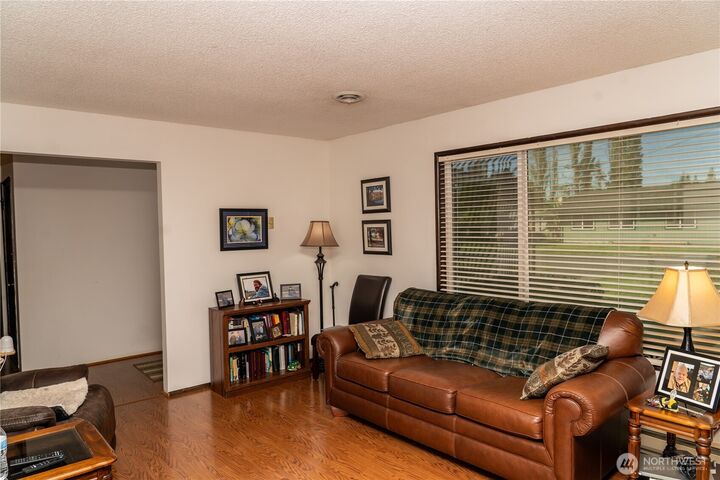 Property Photo:  1020  33rd Avenue  WA 98632 