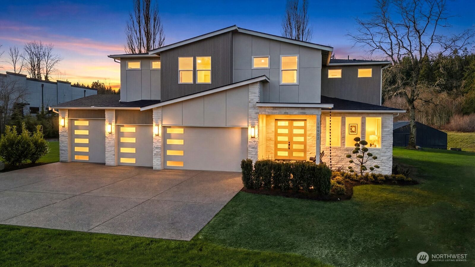 Property Photo:  19902  Broadway Avenue  WA 98296 
