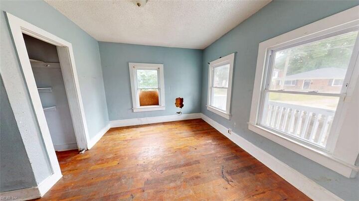 Property Photo:  1618 Berkley Ave  VA 23523 