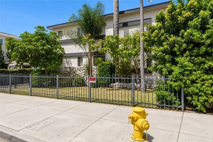 Property Photo:  531 W Hyde Park  CA 90302 