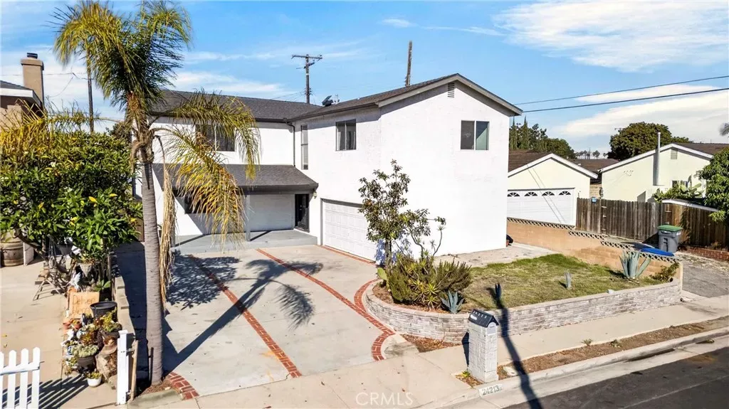 Property Photo: 24213 Seagrove CA 90745