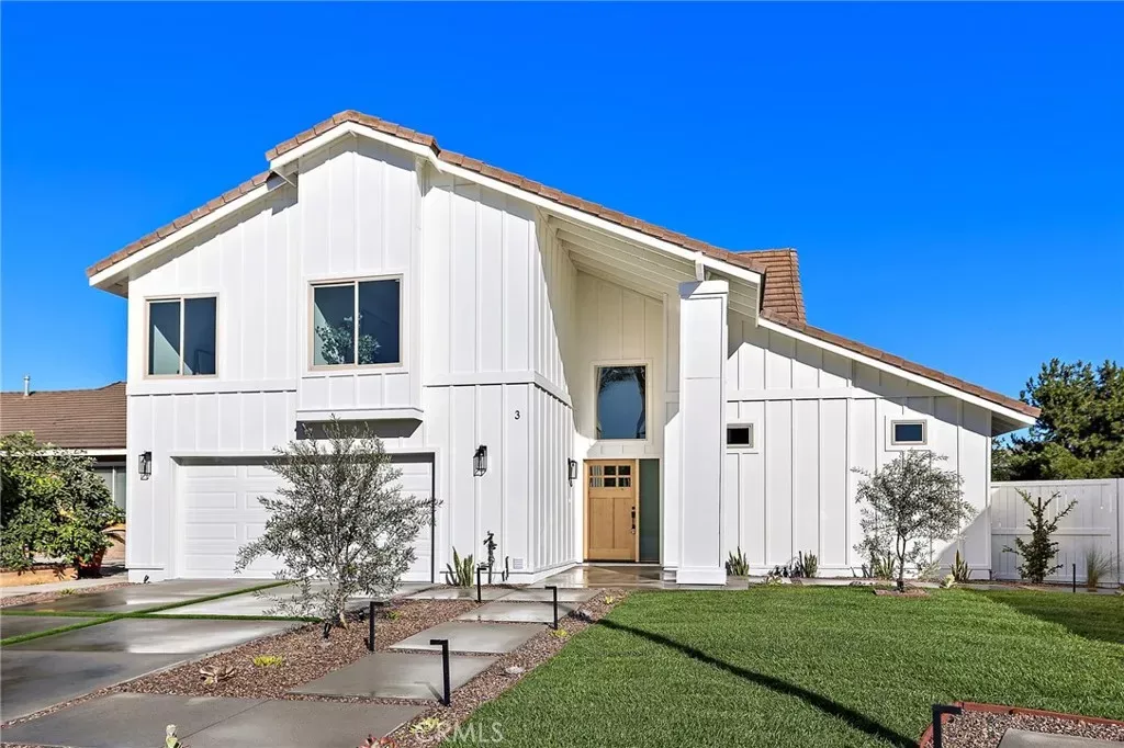 Property Photo: 3 Sunset River CA 92604