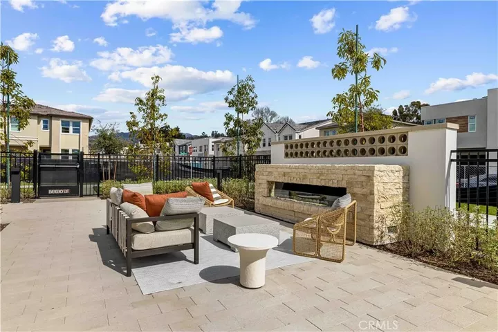 Property Photo: 190 Tivoli CA 92630