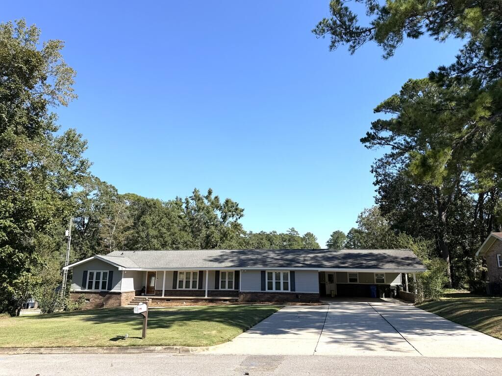 Property Photo:  2004 Azure Dr.  AL 36303 