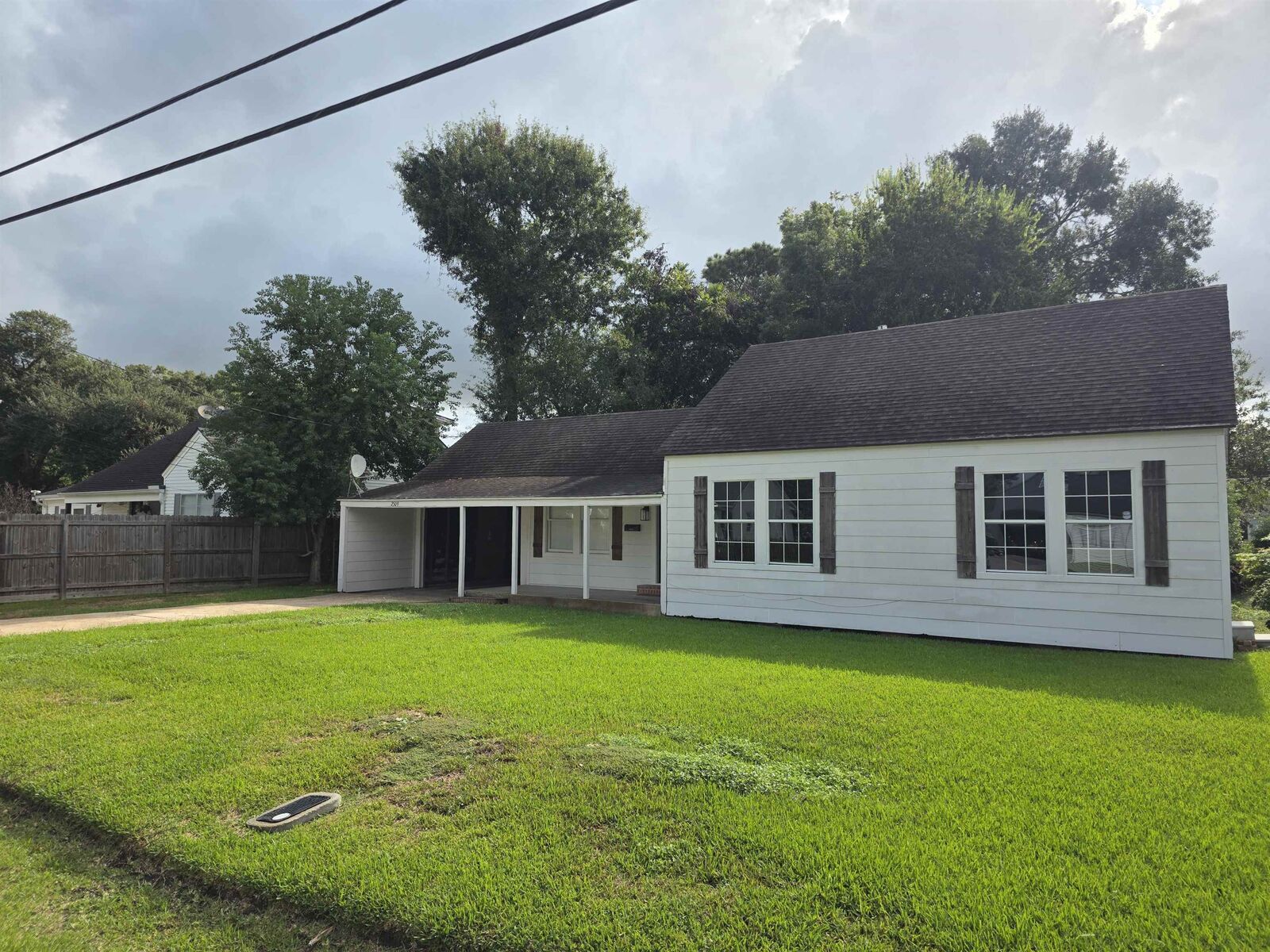 Property Photo:  2509 Avenue D  TX 77627 