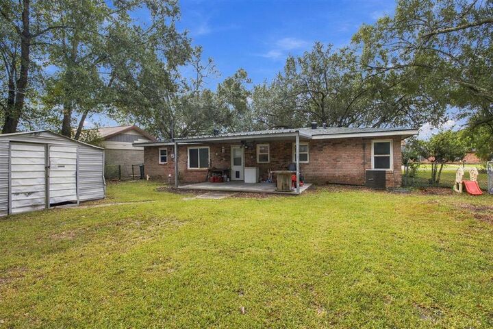 Property Photo: 1404 Shaw Drive LA 70668