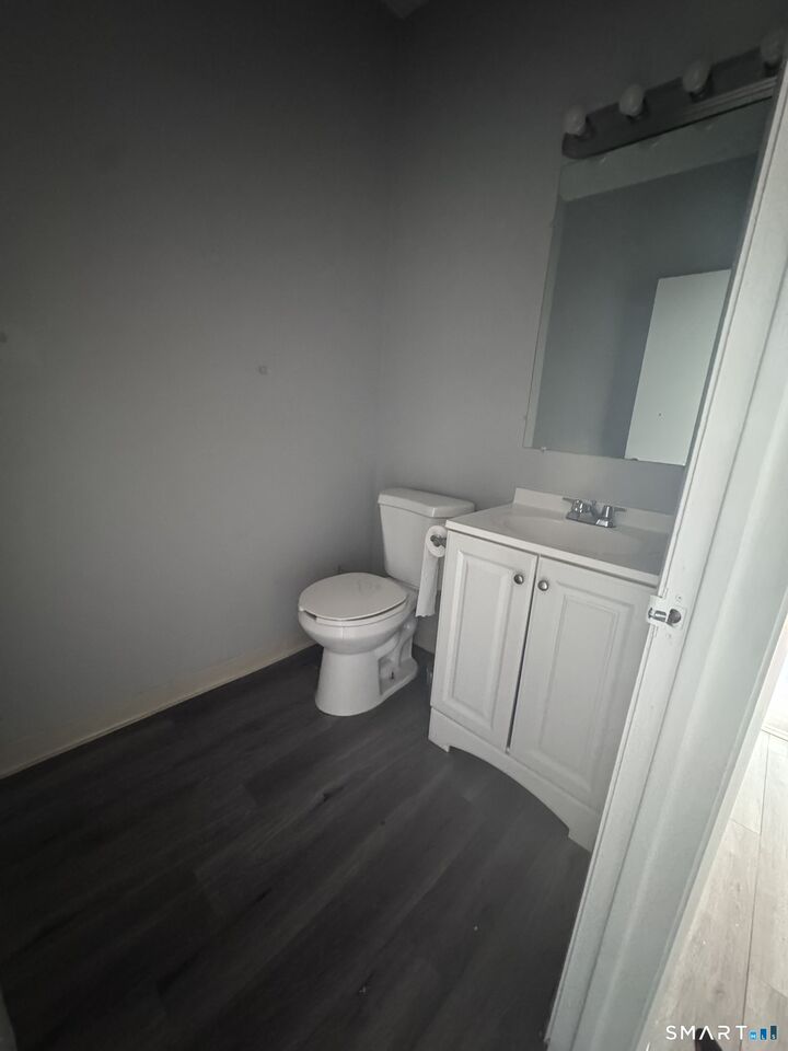 Property Photo:  56 Maple Avenue 201  CT 06114 