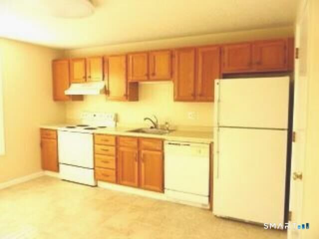 Property Photo:  14 Larkspur Lane 14  CT 06033 