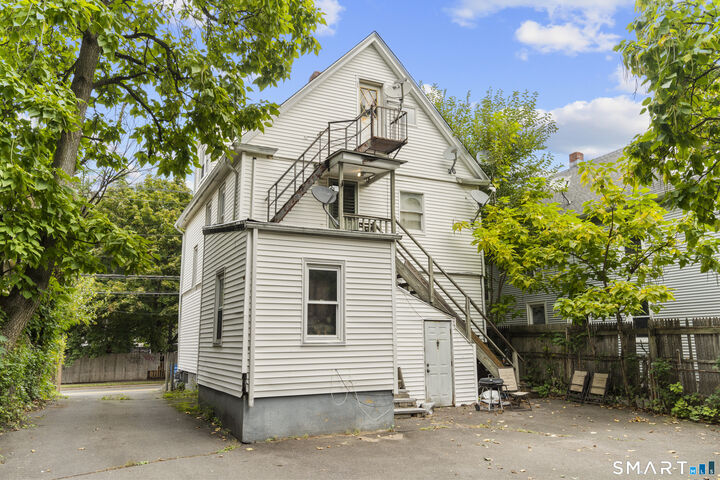 Property Photo:  88 Arch Street  CT 06514 