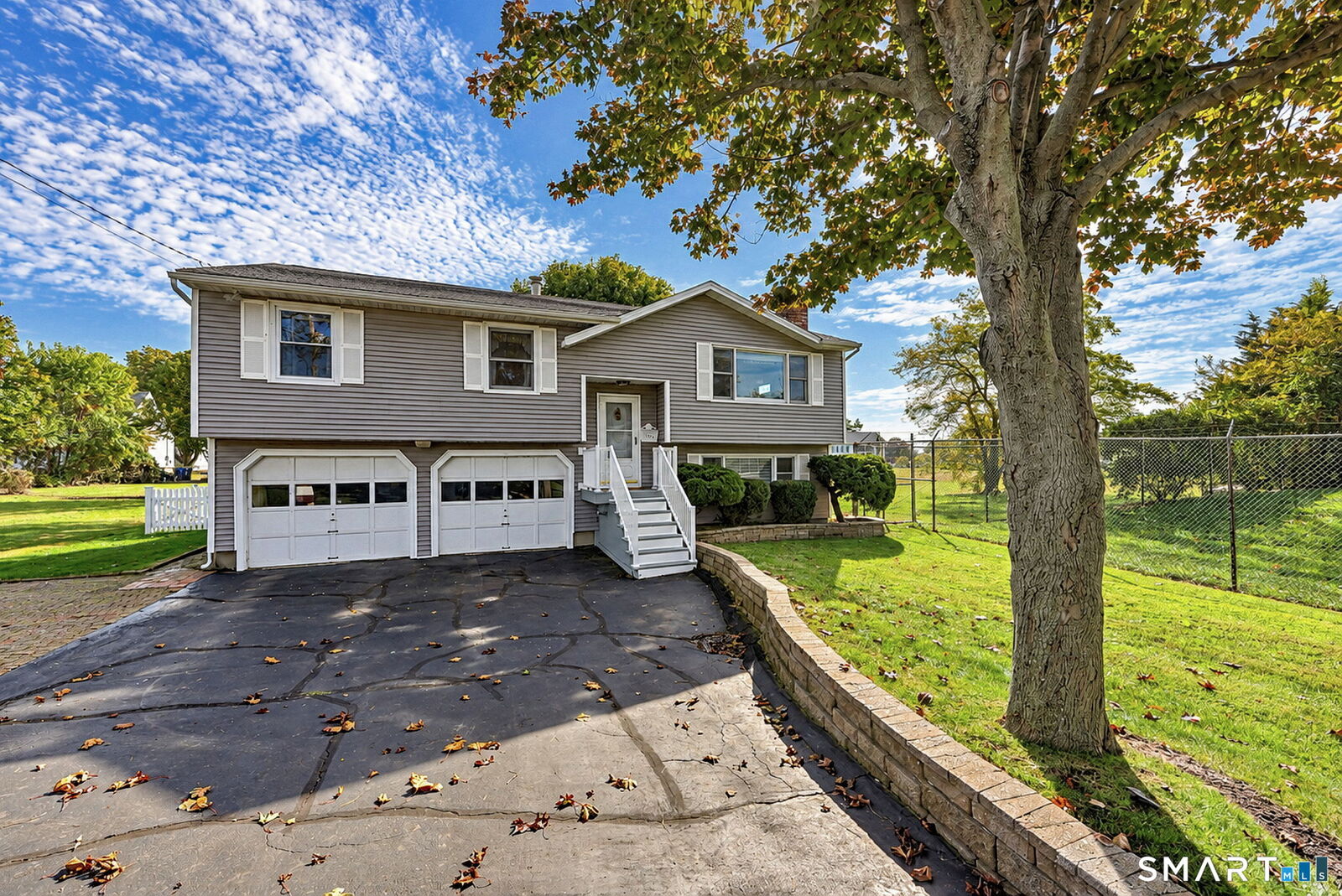 Property Photo: 115 Oak Bluff Avenue CT 06615