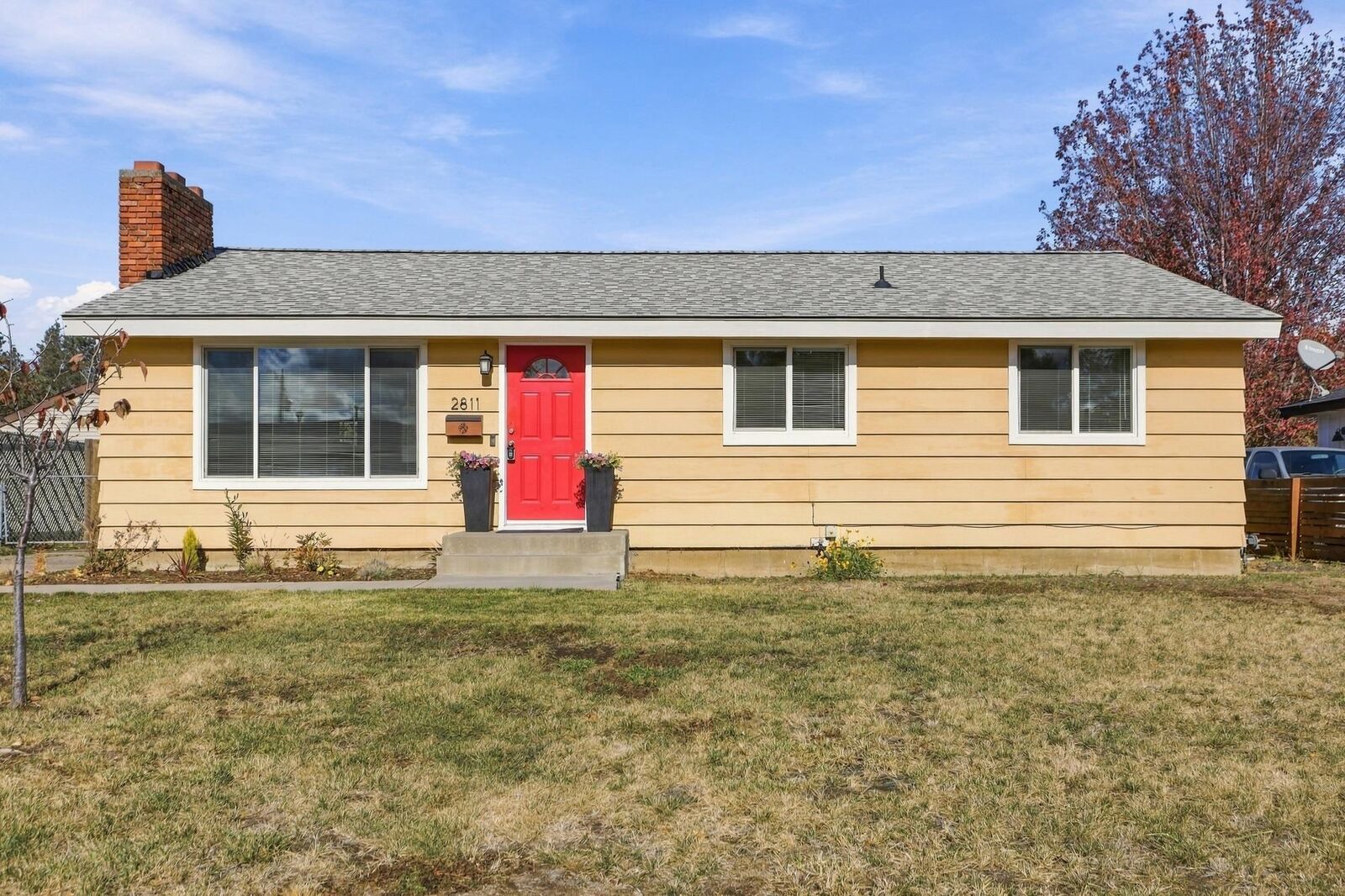 Property Photo: 2811 E 39th Ave WA 99223
