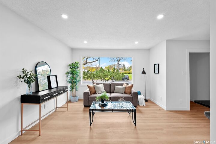 Property Photo:  5004 1st Avenue  SK S4T 0A5 