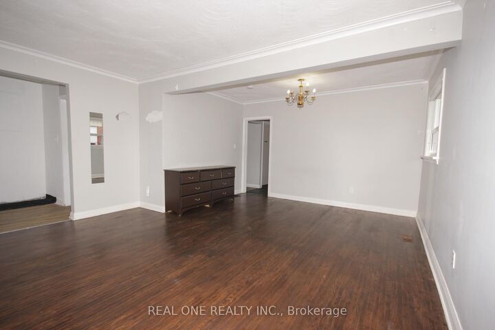 Property Photo:  157 Shropshire Drive Main  ON M1P 1Z6 