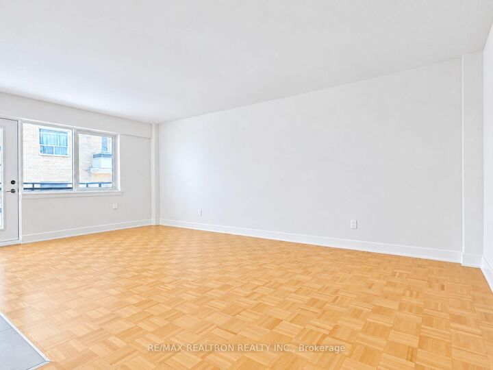 Property Photo:  95 Lawton Boulevard 307  ON M4V 1Z8 