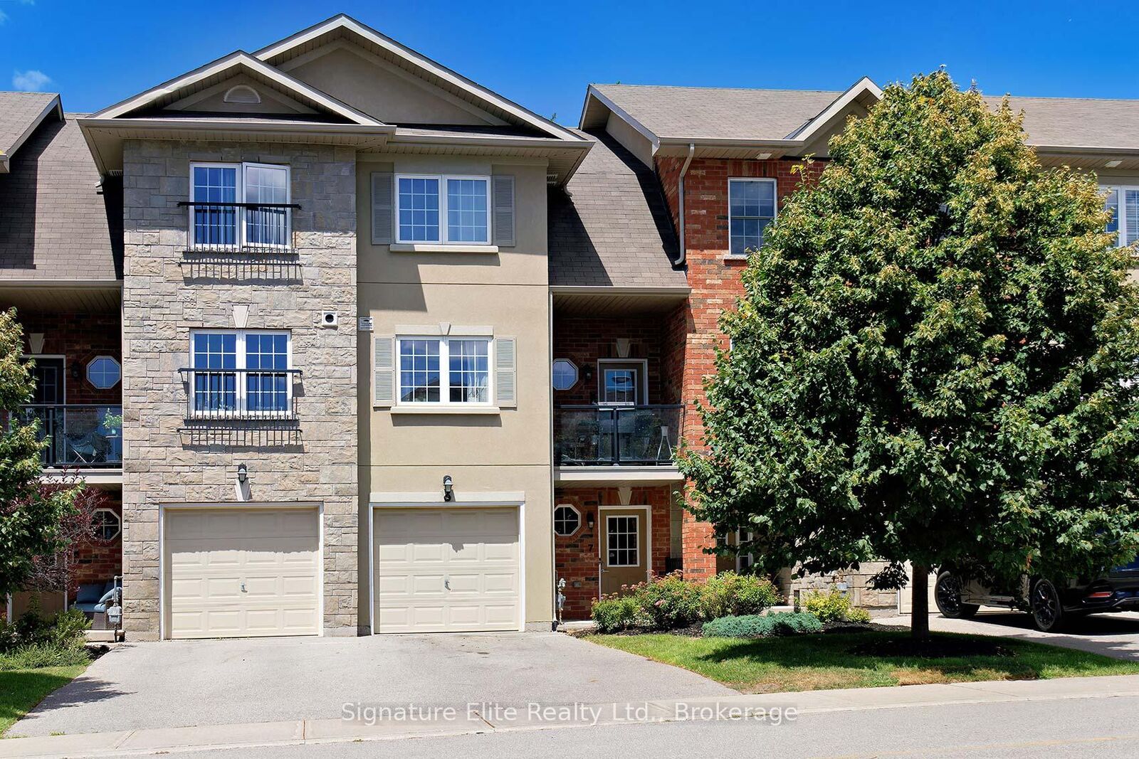 Property Photo:  57 Ferndale Drive S 7  ON L4N 5T6 