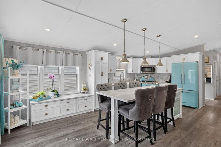 Property Photo:  4449 Milburough Line 5 Oak Street  ON L7P 0C5 