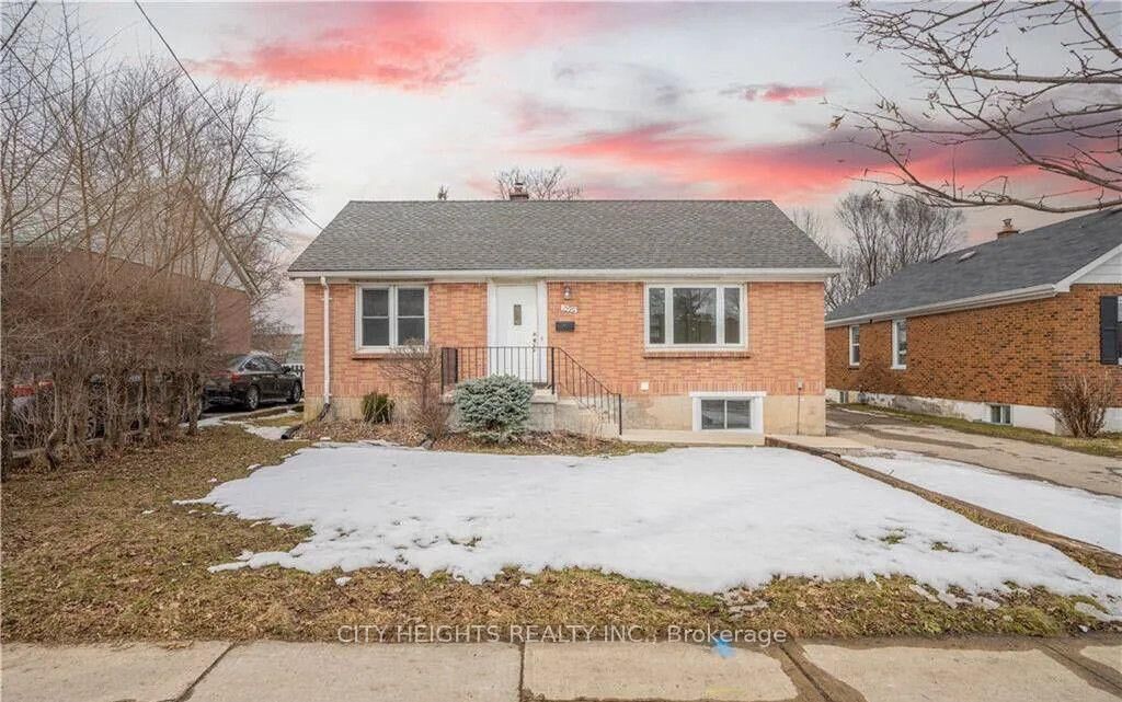 Photo de la propriété:  1590 Hartlet Street Main  ON N5V 1X8 