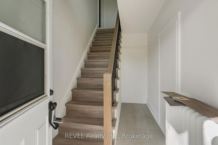 Property Photo:  23 Plymonth Road  ON L3B 3C4 