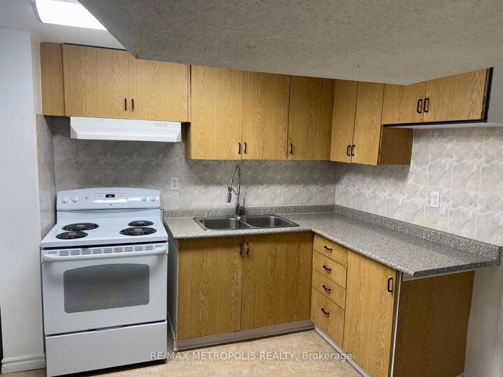 Property Photo:  116 Douglas Haig Drive Basement  ON L3S 1Z4 