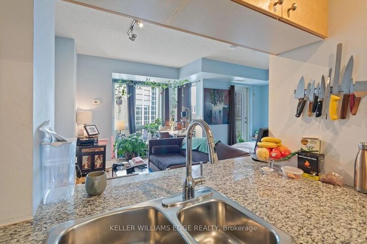 Property Photo:  8 Scollard Street 1408  ON M5R 1E9 