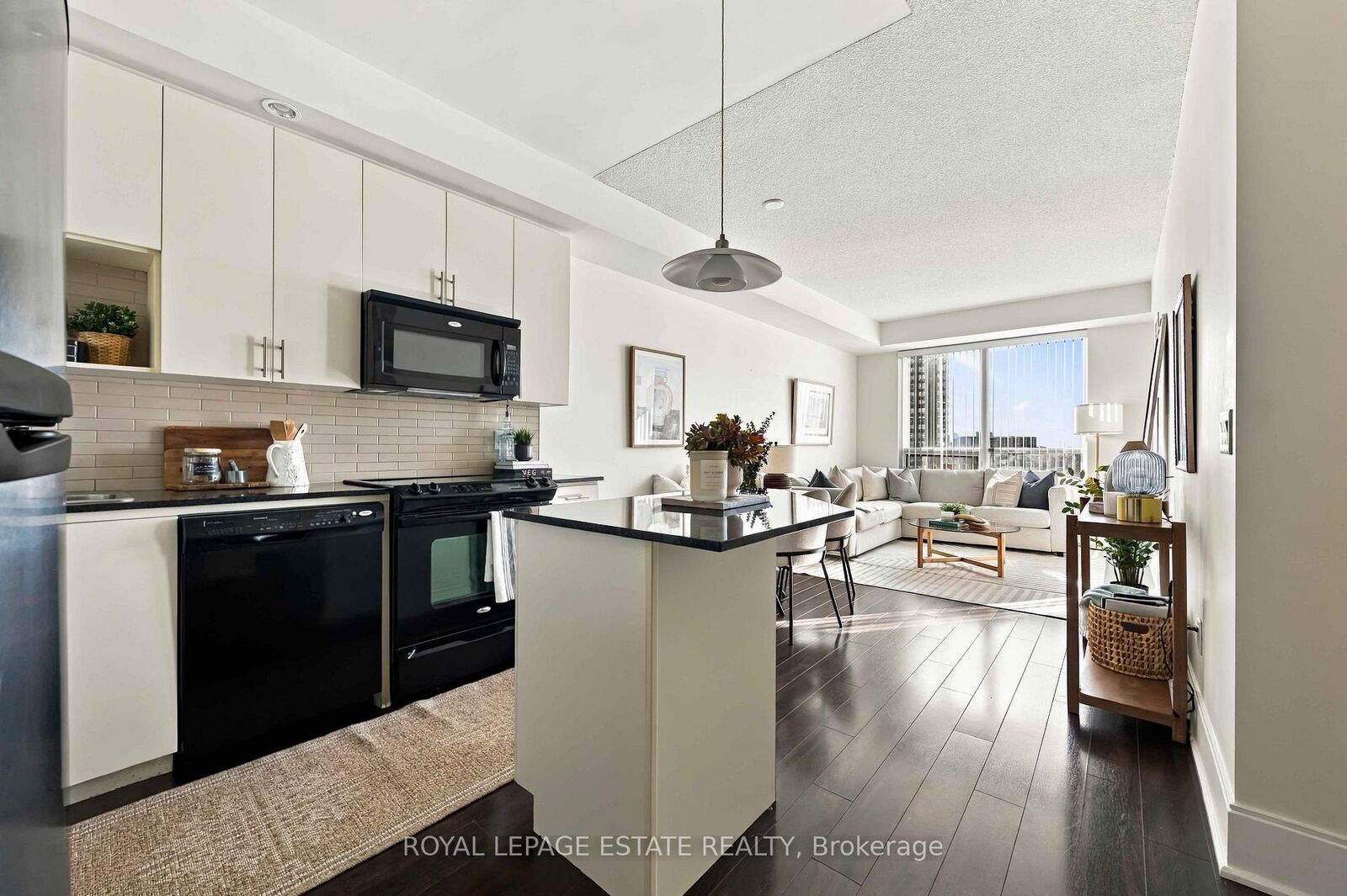 Property Photo:  181 Wynford Drive 604  ON M3C 0C6 