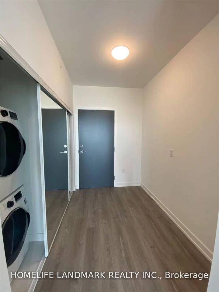 Property Photo:  10 De Boers Drive 906  ON M3J 0H1 