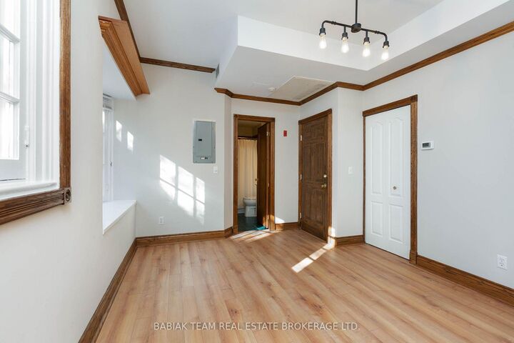 Property Photo:  228 St. George Street 5  ON M5R 2N5 