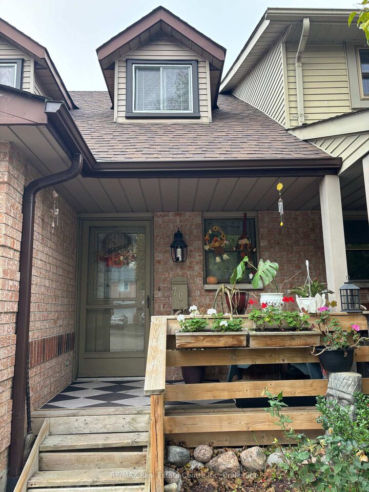 Property Photo:  70 Grandridge Crescent  ON N1H 8G3 