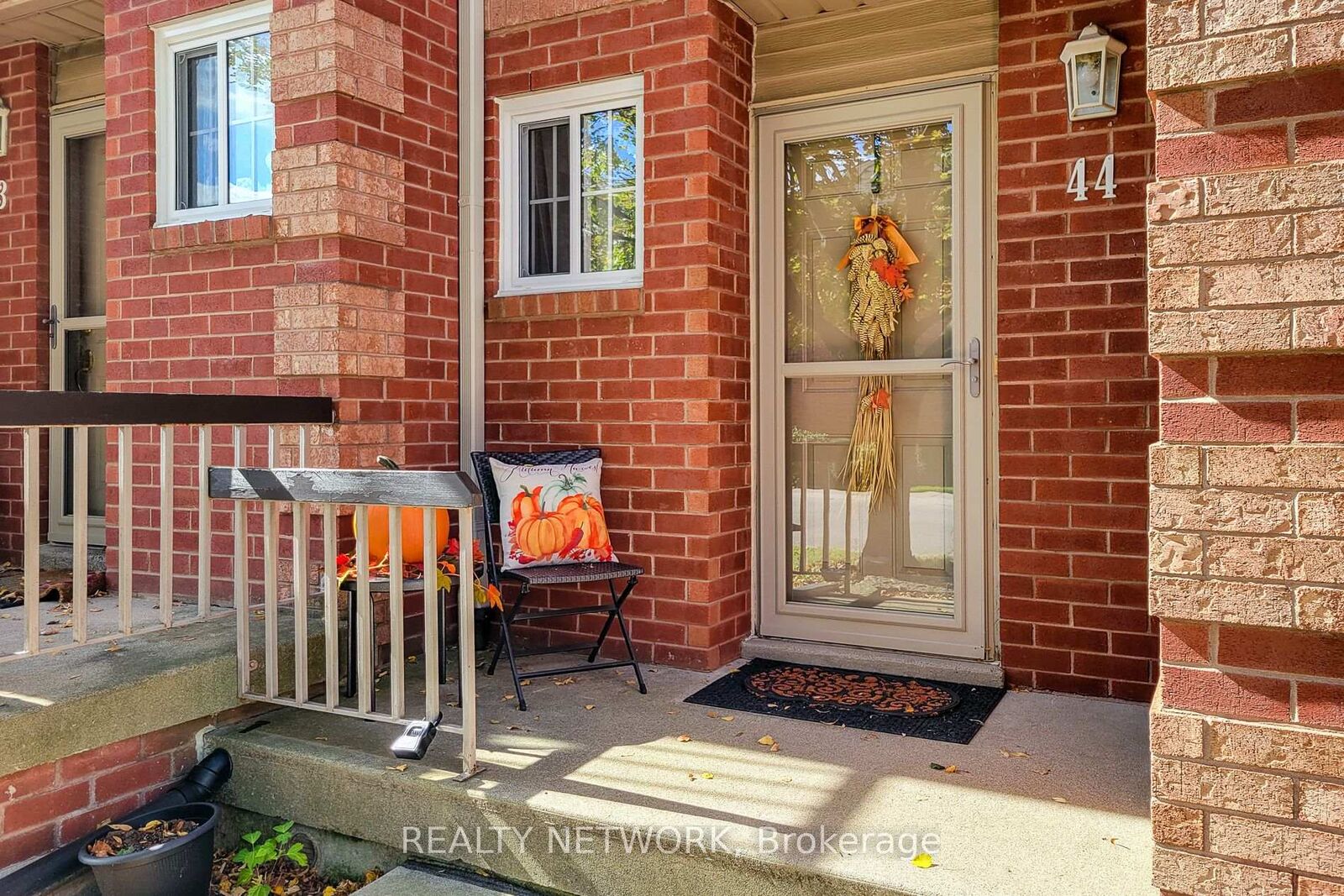 Property Photo:  34 Dynasty Avenue 44  ON L8G 5C8 