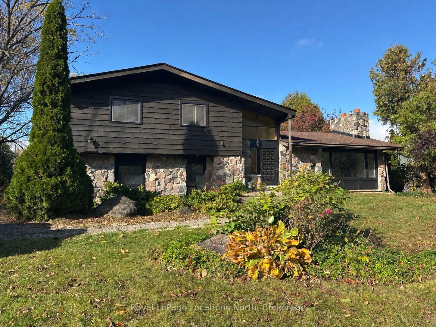 Property Photo:  220 St Vincent Street  ON N4L 1C1 