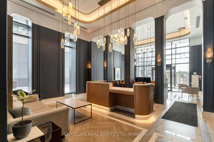 Property Photo:  120 Eagle Rock Way 405  ON L6A 5C2 