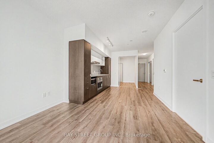 Property Photo:  138 Downes Street 806  ON M5E 0E4 