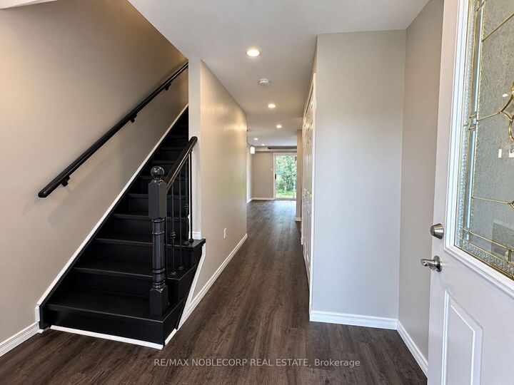 Property Photo:  267 Dunsmore Lane  ON L4M 7A7 