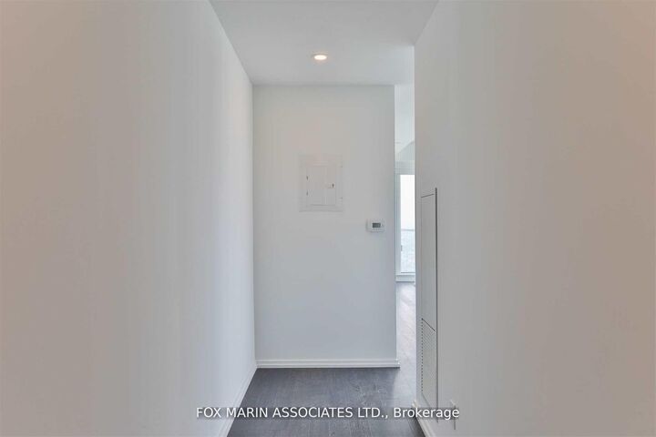 Property Photo:  197 Yonge Street 4612  ON M5B 1M4 