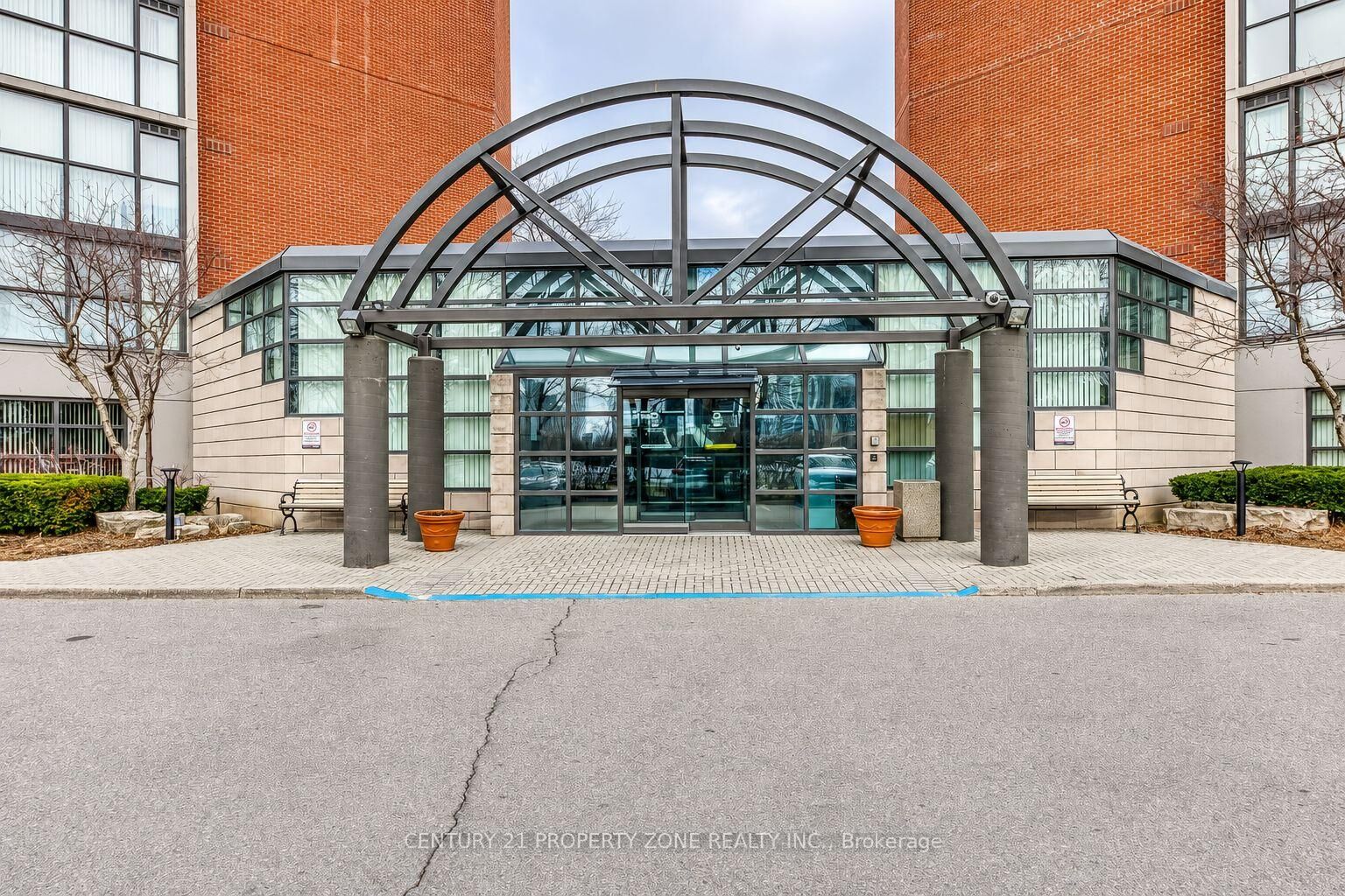 Property Photo:  4185 Shipp Drive 115  ON L4Z 2Y8 