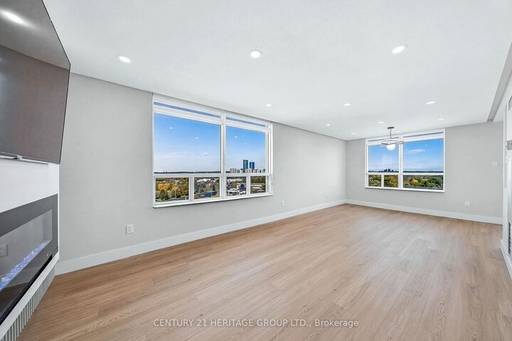 Property Photo:  7 Townsgate Drive 1203  ON L4J 7Z9 
