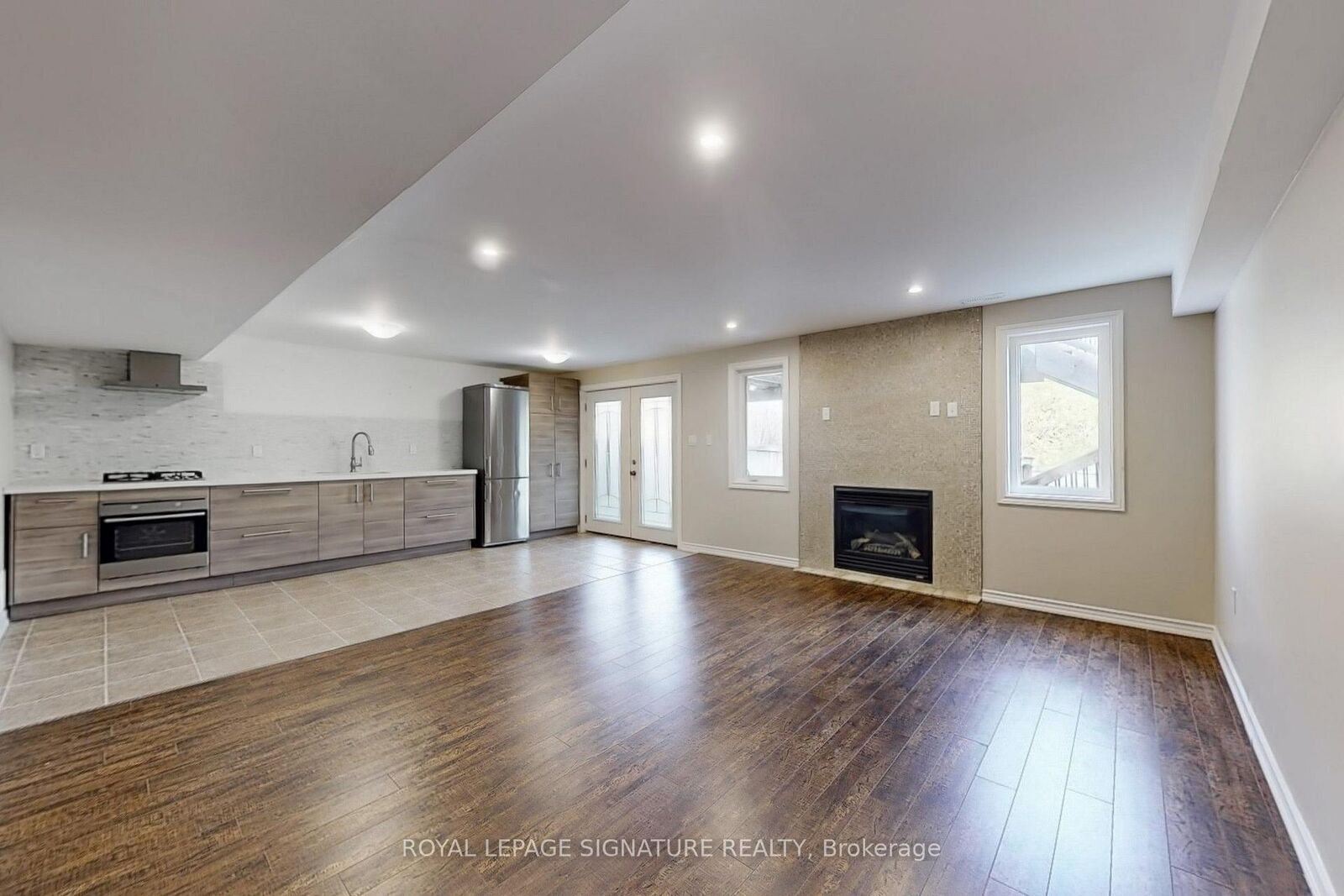 Property Photo:  35 Grange Drive Lower  ON L4E 4T1 