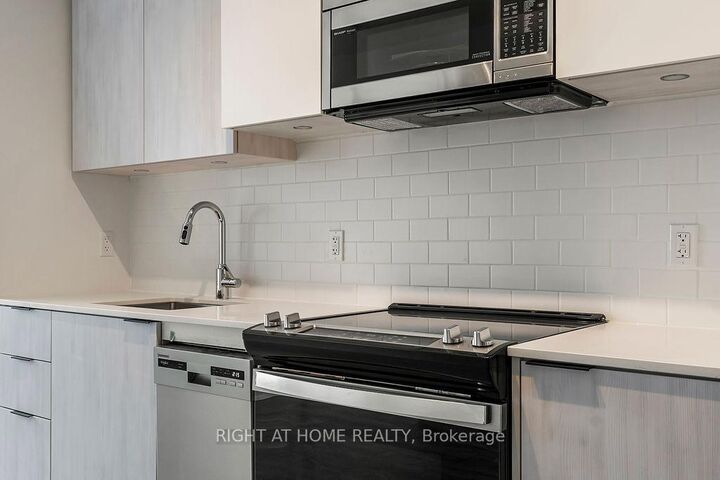 Property Photo:  1350 Ellesmere Road 714  ON M1P 0G6 