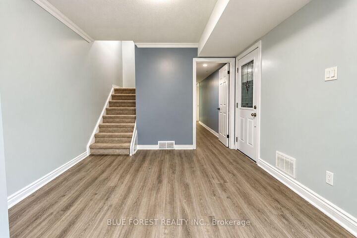 Property Photo: 12 McMaster Crescent 8 ON N6K 1N4