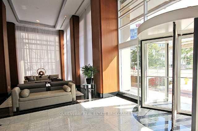 Property Photo:  628 Fleet Street 401  ON M5V 1A8 